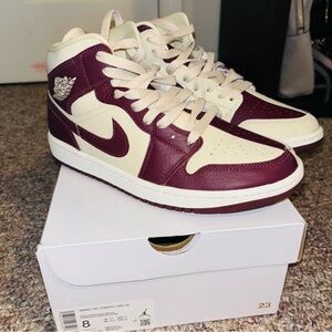 Nike Air Jordan 1 Mid SE Sneakers
